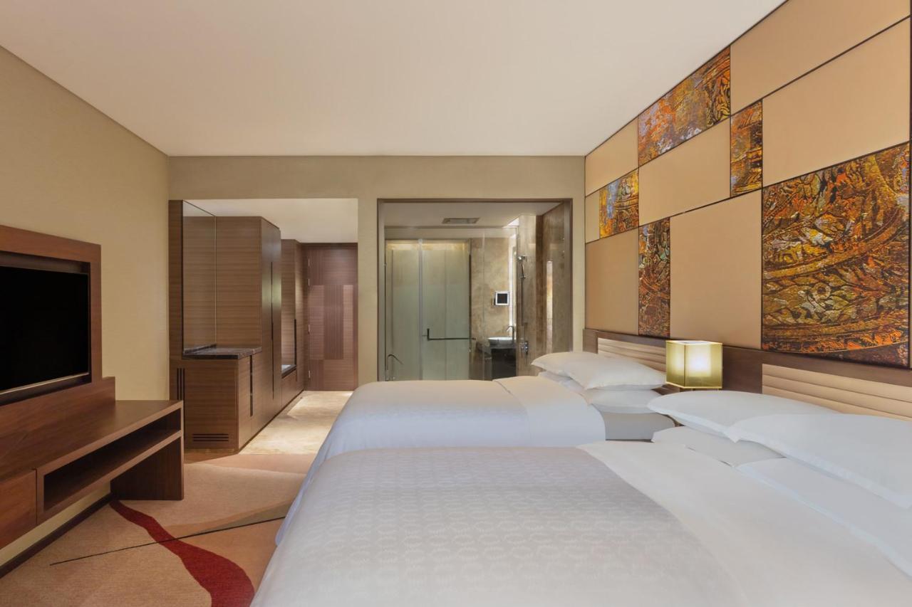 Sheraton Grand Bengaluru Whitefield Hotel & Convention Center Exterior foto