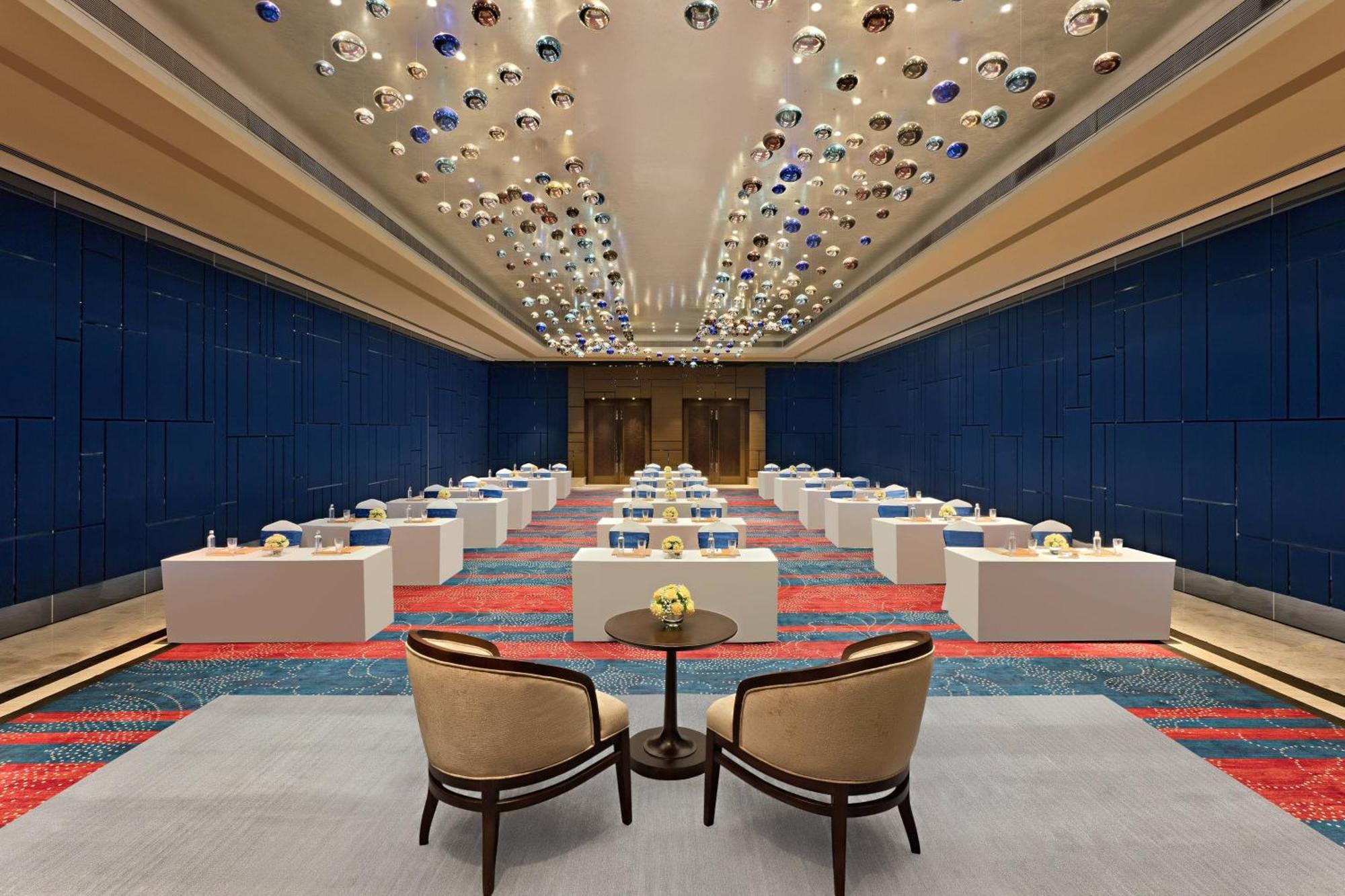 Sheraton Grand Bengaluru Whitefield Hotel & Convention Center Exterior foto