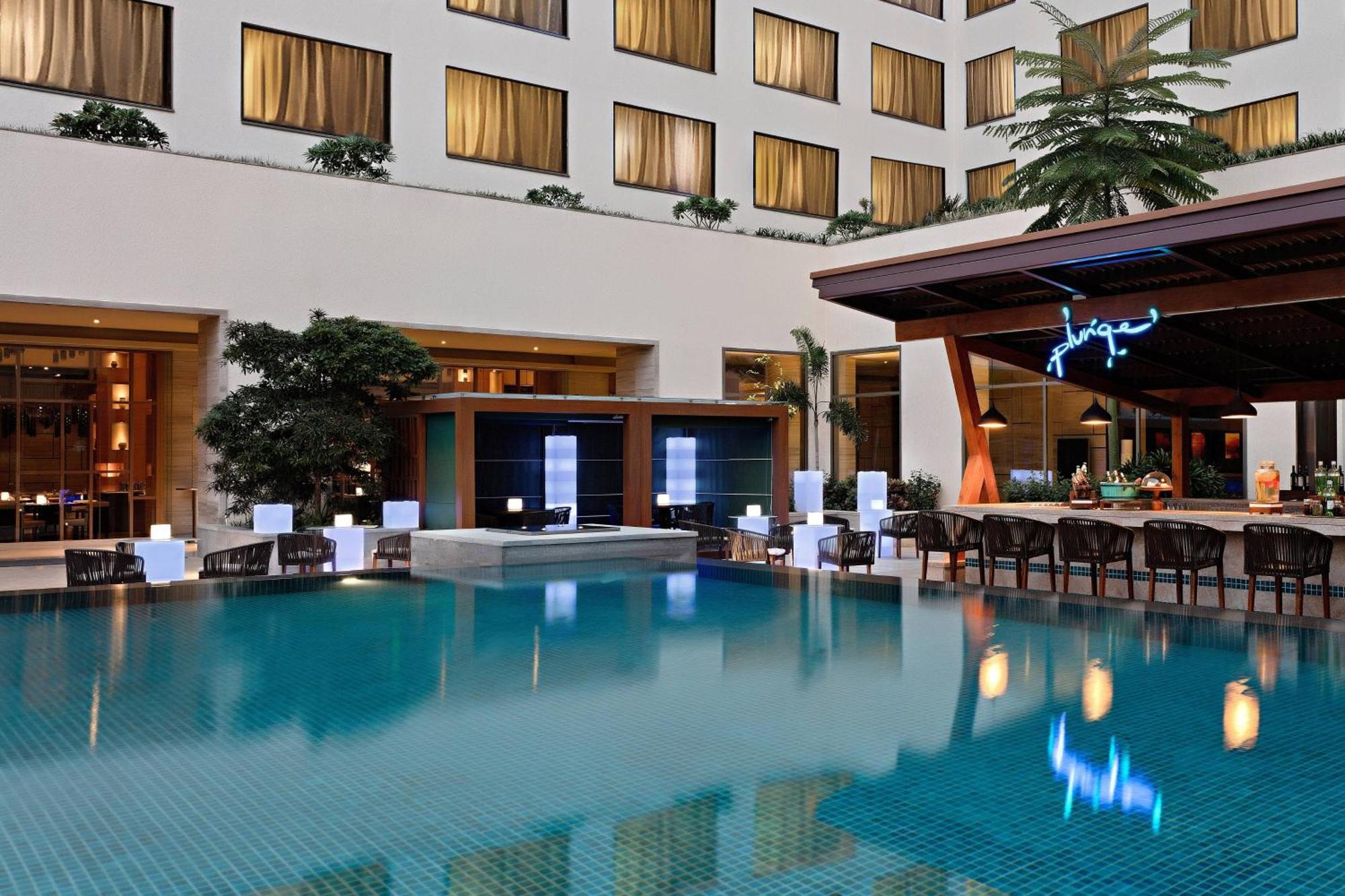 Sheraton Grand Bengaluru Whitefield Hotel & Convention Center Exterior foto
