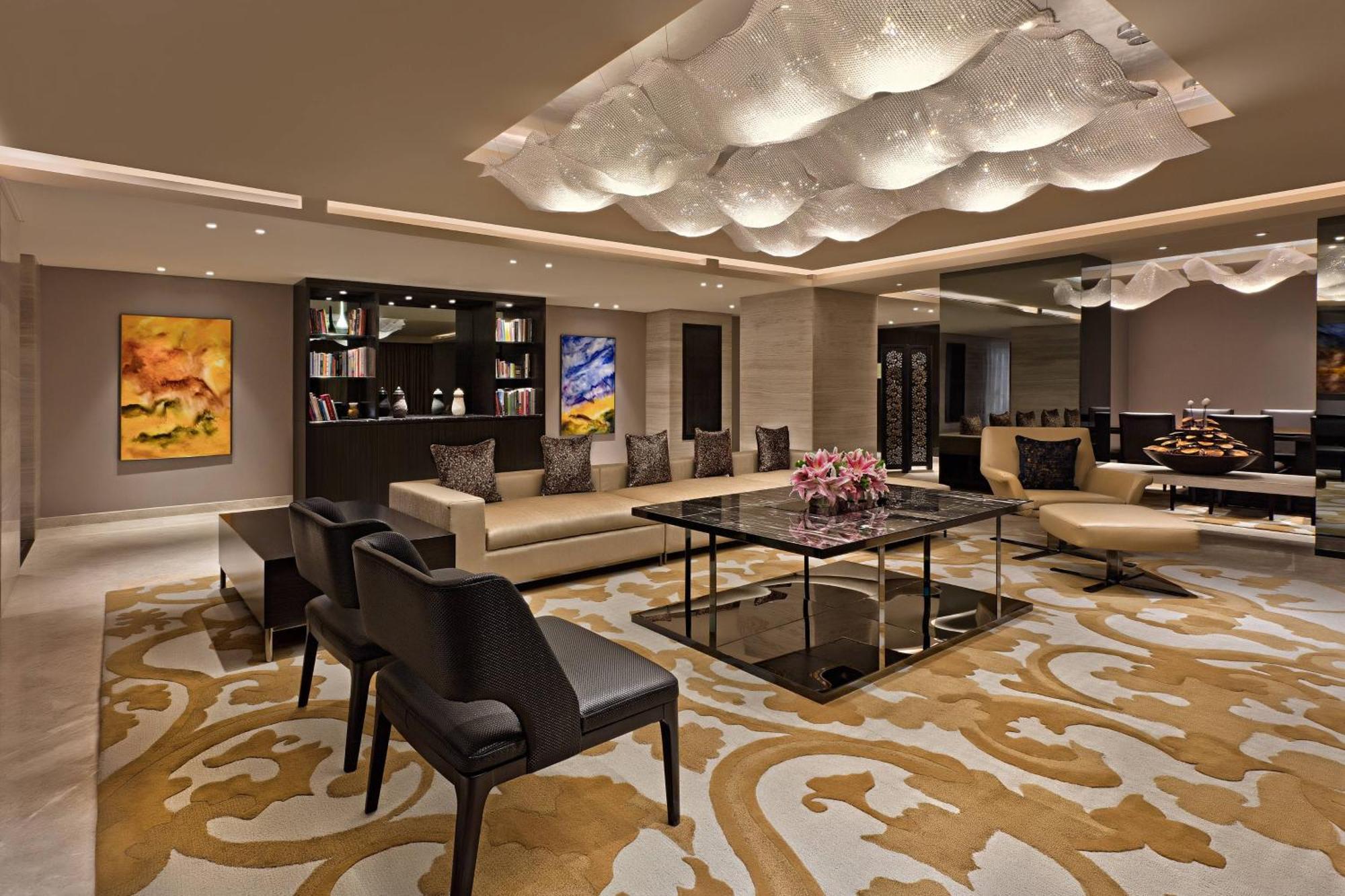 Sheraton Grand Bengaluru Whitefield Hotel & Convention Center Exterior foto